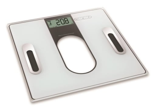 Weighing birds on digital scales – Robin/Peso con bilancia elettronica