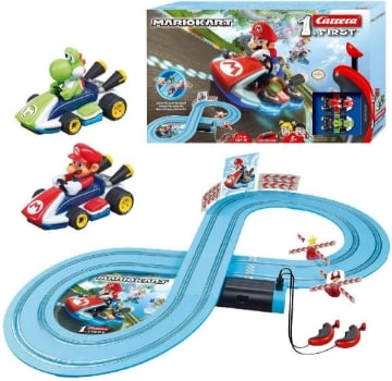 SET PISTA CARRERA DA CORSA A BATTERIA E DUE MACCHININE CON MARIO E YOSHI