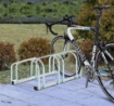 RASTRELLIERA PORTABICICLETTE PARCHEGGIO PER 3 BICICLETTE TUBI D'ACCIAIO 70.5 × 33 × 27 CM ARGENTO
