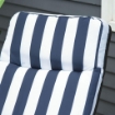 SEDIA SDRAIO 2 PEZZI PIEGHEVOLE E RECLINABILE, LETTINO PRENDISOLE CON CUSCINO IMBOTTITO, BLU E BIANCO