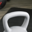 KETTLEBELL 4KG IN PVC E SABBIA METALLICA PER ALLENAMENTO SPALLE E BICIPITI, 19X19X26 CM, GRIGIO