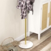 APPENDIABITI DA TERRA AUTOPORTANTE CON 8 GANCI, BASE IN MARMO E ACCIAIO, Ï32X164CM, ORO