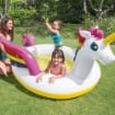 INTEX PISCINA KIDS UNICORNO CON SPRUZZINO 272X193X104 CM IN PVC SPESSORE DI 0.28