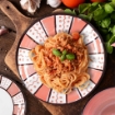 MA MAISON WHEEL SERVIZIO PIATTI 18 PZ ROSSO A FANTASIA  6 PZ FONDI 6 PZ PIANI 6 PZ DA FRUTTA 