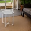 TAVOLINO TONDO IN METALLO PIEGHEVOLE BIANCO DIAMETRO 38X43H CM CON GAMBE BIANCHE E INCROCIO OKX