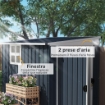 CASETTA DA GIARDINO IN ACCIAIO 1.2X1.9 M CON PORTA BLOCCABILE E PRESE D'ARIA GRIGIO SCURO