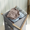 CESTO PORTABIANCHERIA PIEGHEVOLE 55L IN TESSUTO E TELAIO 41X41X64 CM IN BAMBÙ LEGNO E GRIGIO