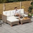 SALOTTO DA GIARDINO IN RATTAN PE CON DIVANO 2 POSTI CHAISE LONGUE E TAVOLINO DA CAFFÉ CREMA