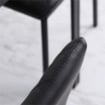SET 4 SEDIE DA PRANZO IN FINTA PELLE CON CUCITURE A ROMBI E GAMBE IN METALLO NERO