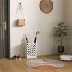 PORTAOMBRELLI DI DESIGN CON VASCHETTA RACCOGLI GOCCE E 4 GANCI IN METALLO 28X14X41 CM BIANCO