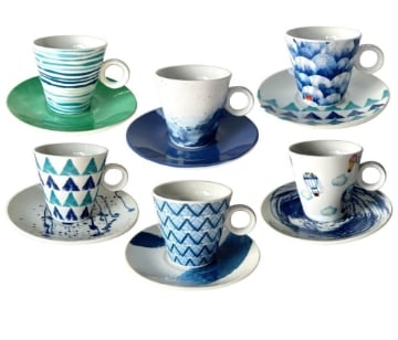 MA MAISON SET 6 TAZZINE DA CAFFÈ CON PIATTINO FANTASIA SULLE TONALITÀ DEL CELESTE