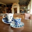 MAURY'S SET DI 4 TAZZE PER THE LINEA ART CON PIATTINO BIANCHE E BLU 80 CC