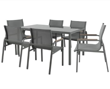 MA MAISON SET TAVOLO IN VETRO CON 6 SEDIE IN ACCIAIO - POLYWOOD GRIGIO MISURE 150X90X75,5 CM OKX