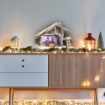 PRESEPE DI NATALE SCENA NATIVITA CON CAPANNA INNEVATA CON 5 LUCI FREDDE DI RAME A BATTERIA DIMENSIONI 31 X 21 X 21 CM OKX