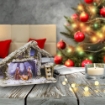 PRESEPE DI NATALE SCENA NATIVITA CON CAPANNA INNEVATA CON 5 LUCI FREDDE DI RAME A BATTERIA DIMENSIONI 31 X 21 X 21 CM OKX