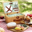 CESTINO DA PICNIC IN VIMINI PER 2 PERSONE CON PIATTI CALICI CAVATAPPI E POSATE 40X30X20 CM MARRONE