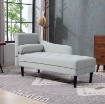 CHAISE LONGUE CON RIVESTIMENTO TRAPUNTATO EFFETTO VELLUTO GRIGIO, IN LEGNO MASSELLO E SPUGNA, 146X61X82.5 CM