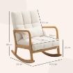 POLTRONA A DONDOLO 90¦-130¦ CON CUSCINO LOMBARE RIVESTITA IN TESSUTO SHERPA, 64.5X82X89 CM, BIANCO E COLOR LEGNO