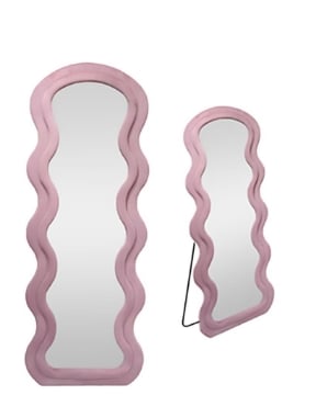 SPECCHIO ONDULATO IN VELLUTO ROSA CON PIEDE E GANCI PER APPENDERE MISURE: 60X160CM