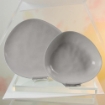 SERVIZIO PIATTI GRIGIO DI LUNA - 12 PZ DI DESIGN TRIANGOLARE IN CERAMICA  GRIGIA - PIATTO PIANO 30 CM - PIATTO FONDO 23 CM 