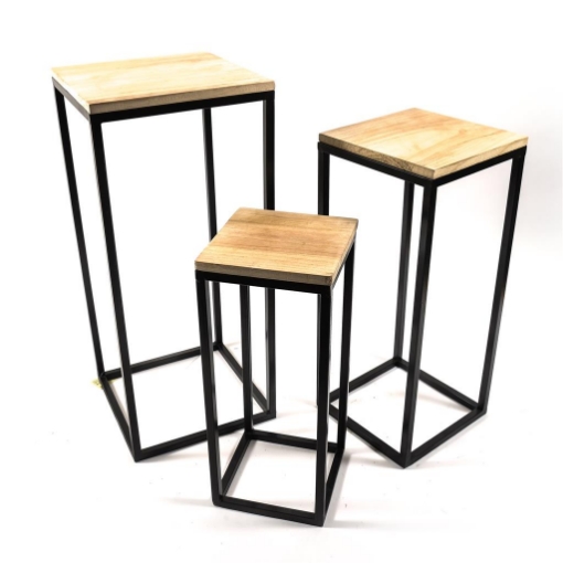 SET DI TRE ALZATE DECORATIVE IN FERRO NERO E LEGNO  QUADRATI DI DIVERSE ALTEZZE : 30 X 30 X H.70 CM -25 X 25 X H.60 CM -20 X 20 X H.50 CM OKX