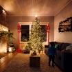 MAURY'S LAMPIONE DI NATALE IN ROSSO CON NEVE E PERSONAGGI PIÙ LED DIMENSIONI 37,5X185H CM OKX