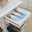 CARRELLO DA CUCINA CON CASSETTO, 4 CESTI E 4 RIPIANI, IN METALLO, CERAMICA E LEGNO, 57X37X83 CM, BIANCO