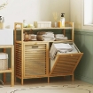 MOBILE PORTABIANCHERIA CON 2 CESTI DA 41L E 2 RIPIANI, IN BAMB¨ E POLIESTERE, 82X33X88 CM, COLOR LEGNO E CREMA