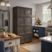 ARMADIO 2 ANTE WENGÉ 79X43X164 CM CON 4 SCOMPARTI E VANO PORTASCOPA – MOBILE ALTO ORGANIZZAZIONE CASA PER INGRESSO E LAVANDERIA