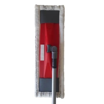 MAURY'S FLAT MOP CON MANICO IN DISPLAY 