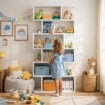 LIBRERIA ALANA CON 6 RIPIANI SFALSATI IN DESIGN MODERNO BIANCA