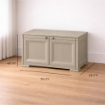 ARMADIO BASSO TAUPE 79X43X46 CM CON ANTA EFFETTO LEGNO – MOBILE COMPATTO PER ZONA LIVING E ORGANIZZAZIONE SPAZI