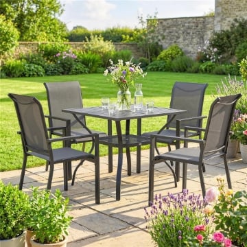 Set da Giardino 5 pz in Acciaio con 4 Sedie Impilabili e Tavolo con Foro Centrale e Ripiano Inferiore, Grigio