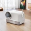 LETTIERA PER GATTI CHIUSA CON COPERCHIO, VASSOIO E 2 SACCHETTI DI CARBONE, IN PP, 59X39.5X39.5 CM, BIANCO E GRIGIO