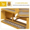 CONIGLIERA A 2 LIVELLI IN LEGNO DI ABETE E BITUME CON RAMPA, 2 VASSOI ESTRAIBILI 4 PORTE, 97X44X91 CM, GIALLO