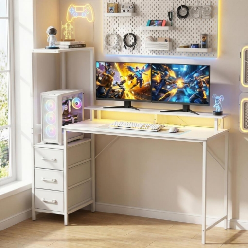 Scrivania Gaming 147 cm, Tavolo per Computer con Supporto CPU Regolabile e Reversibile, Luci RGB, Prese di Alimentazione, Porte USB e USB-C, Supporto Monitor e 3 Cassetti in Tessuto, Bianco