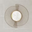 Specchio da Parete Rotondo con Strisce in Metallo e Design Plissettato, 60x60 cm, Oro