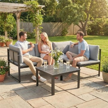 Set da Giardino 3pz con Divano Angolare 4 Posti e Tavolino a Doghe, in Metallo e Poliestere Grigio