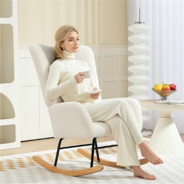 Sedia a Dondolo in Velluto Teddy, Metallo e Legno per Camera da Letto e Soggiorno, 70x94x100 cm, Bianco Crema