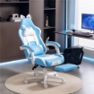 SEDIA DA GAMING RECLINABILE CON POGGIAPIEDI E CUSCINI, IN FINTA PELLE E SPUGNA, 65X62X116-124 CM, BIANCO E BLU