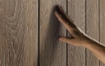 KETER  CASETTA DA GIARDINO IN RESINA EFFETTO LEGNO WALNUT CON PAVIMENTO 230X287 CM