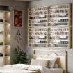 BACHECA PORTAOGGETTI A 4 RIPIANI REGOLABILI IN LEGNO CON ANTE IN VETRO, 80X9.5X60 CM, BIANCO E COLOR LEGNO