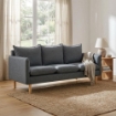 DIVANO A 3 POSTI FLORIN CON GAMBE IN LEGNO IN COLORE GRIGIO SCURO