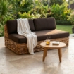 DIVANO POLINESIA CON STRUTTURA IN LEGNO E BIG RATTAN E CUSCINI