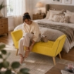 PANCA IN VELLUTO CON GAMBE LEGNO 117 X 40 X 60 CM IN COLORE GIALLO ORO