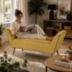 PANCA IN VELLUTO CON GAMBE IN LEGNO 117 X 40 X 60 CM IN COLORE SENAPE