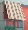 TENDA DA SOLE A CADUTA CON MANOVELLA E 2 BRACCI DIMENSIONI 245 X 245H CM COLORE GIALLO A RIGHE